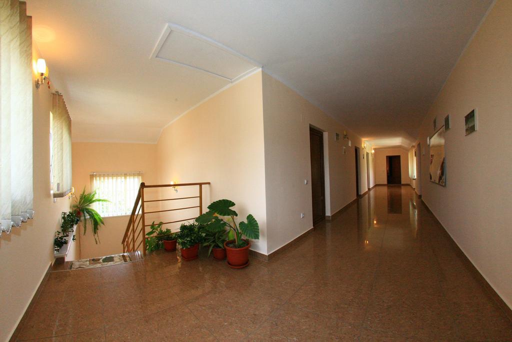 Casa Nelu Pescaru Hotel Махмудия Екстериор снимка