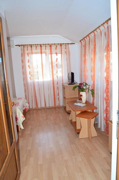 Casa Nelu Pescaru Hotel Махмудия Екстериор снимка