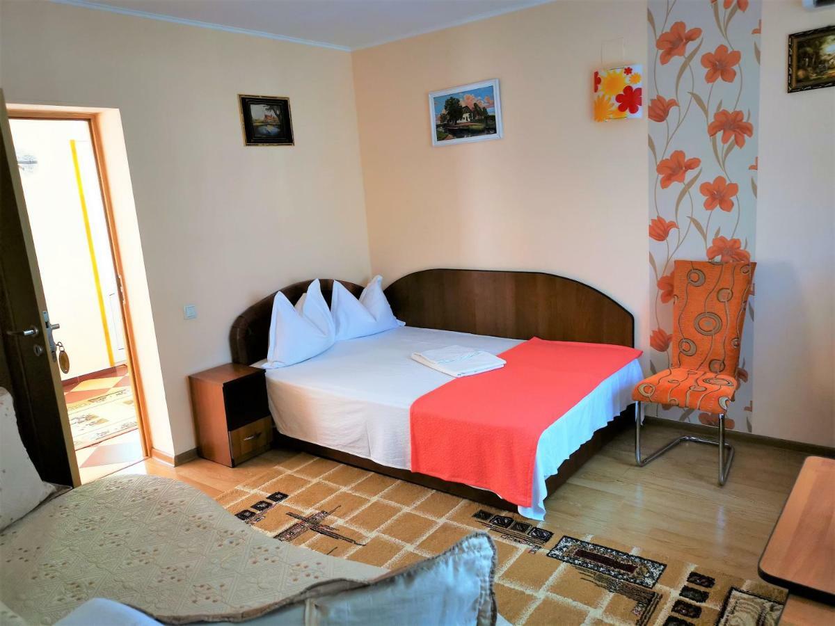 Casa Nelu Pescaru Hotel Махмудия Екстериор снимка